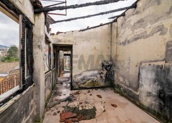 Stanza vuota - Casa indipendente Via Nuova Guglielmo Marconi
 
26, Zafferana Etnea - foto 33