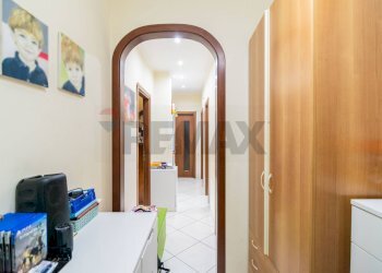 Hall / corridoio - Trilocale Via Pacinotti
 
15, Acireale - foto 4