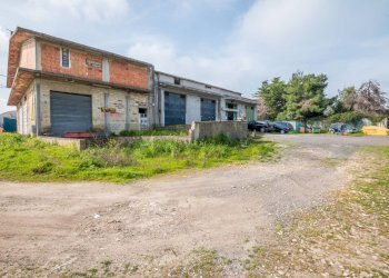 Casa all\'aperto - Locale Commerciale C.da Borgesia SS194 Km32, Francofonte - foto 3