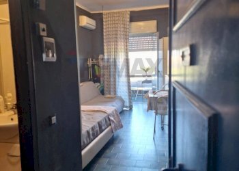 Camera / camera da letto - Monolocale via pietre nere
 
7, Giardini-Naxos - foto 8