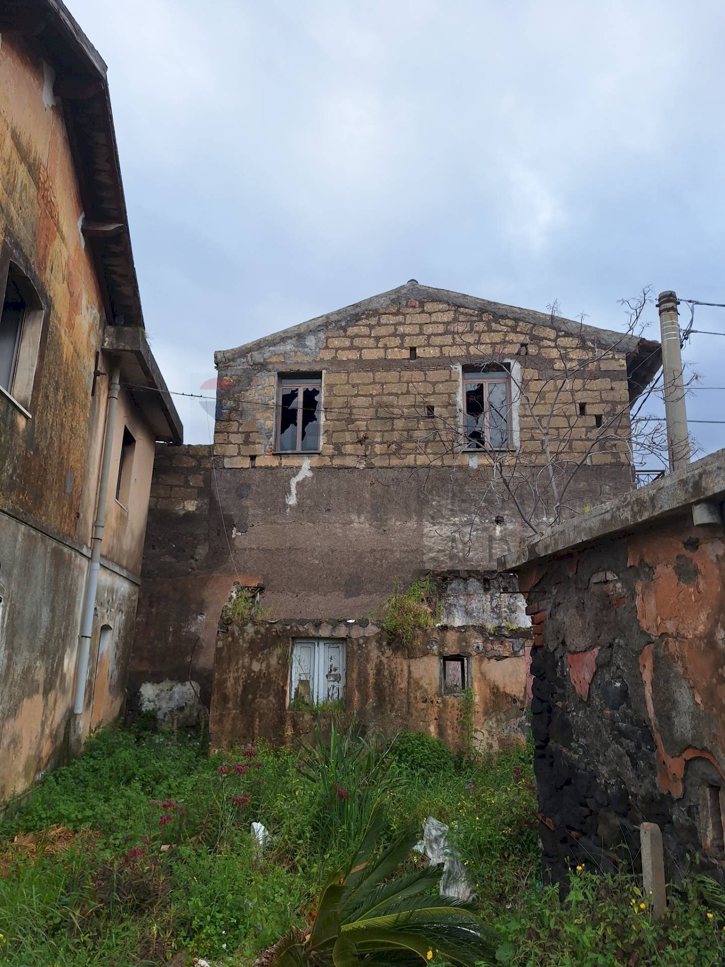Prospetto laterale - Casa semi indipendente Via Stazione
156, Acireale - foto 2