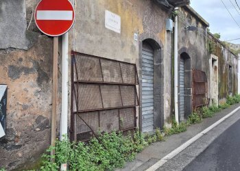 Particolare del prospetto frontale - Casa semi indipendente Via Stazione
156, Acireale - foto 3