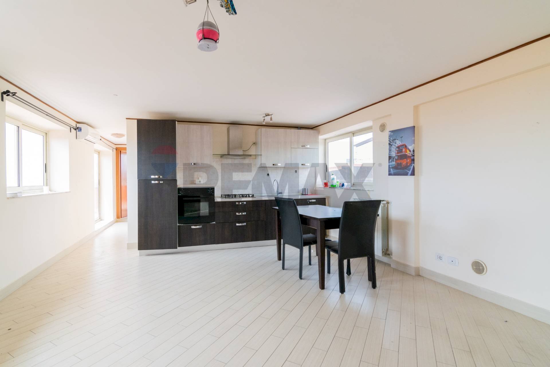 Sala da pranzo - Bilocale Via Vittorio Emanuele II
 
14, Gravina di Catania - foto 3