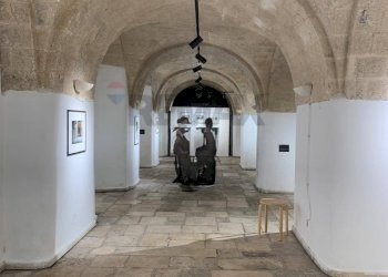 Hall / corridoio - Commercial Premises Strada Vallisa
67, Bari - photo 5