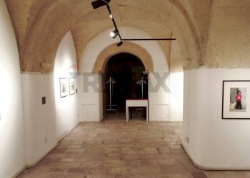 Hall / corridoio - Commercial Premises Strada Vallisa
67, Bari - photo 6