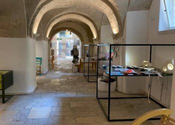Hall / corridoio - Commercial Premises Strada Vallisa
67, Bari - photo 12
