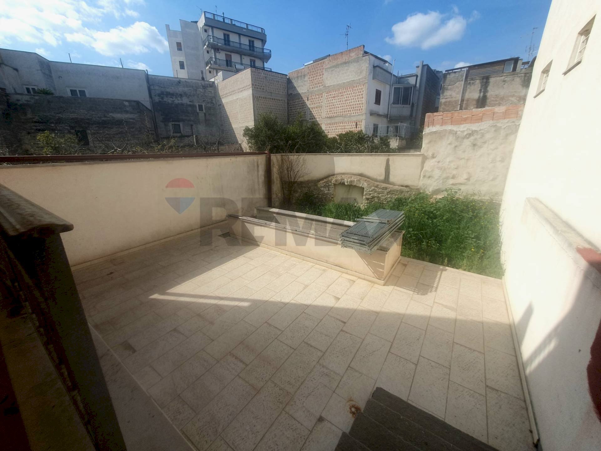 Cortile e giardino - Three-room apartment Via Camillo Benso Di Cavour
 
sn, Grumo Appula - photo 1