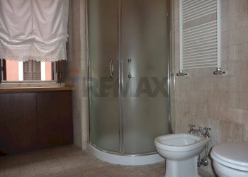Bagno - Three-room apartment Corso Alcide De Gasperi
 
317, Bari - photo 18