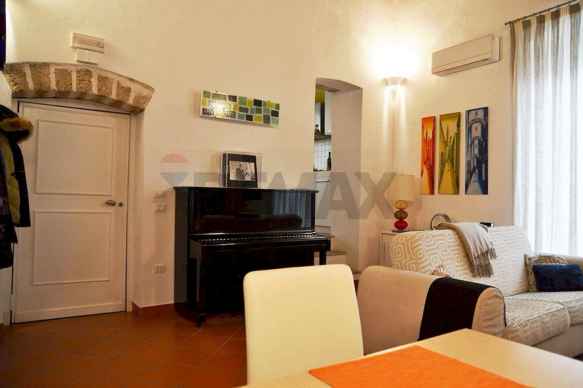 Sala da pranzo - Two-room apartment Strada San Bartolomeo
22, Bari - photo 3