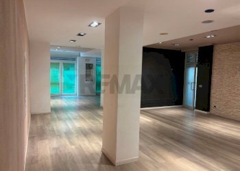 Hall / corridoio - Locale Commerciale Via Morozzo Della Rocca
66, Roma - foto 4