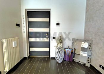 Hall / corridoio - Three-room apartment via don mauro bonzi
 
36, Desio - photo 25