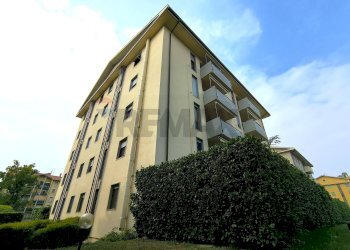 Edificio all\'aperto - Three-room apartment via don mauro bonzi
 
36, Desio - photo 32