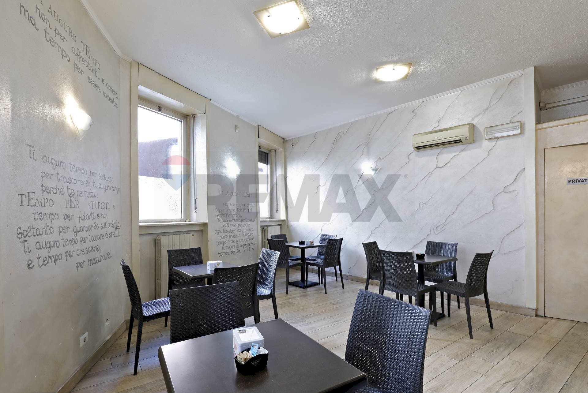 Sala da pranzo - Cafeteria - Cold Bar via Tre Re, Brugherio - photo 3