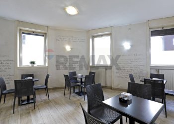 Sala da pranzo - Cafeteria - Cold Bar via Tre Re, Brugherio - photo 5