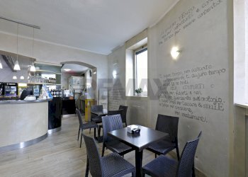 Sala da pranzo - Cafeteria - Cold Bar via Tre Re, Brugherio - photo 9