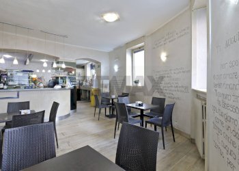 Sala da pranzo - Cafeteria - Cold Bar via Tre Re, Brugherio - photo 11