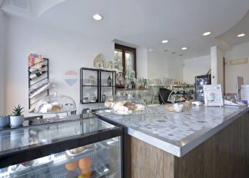 Cucina - Cafeteria - Cold Bar Piazza Carabelli
 
3, Usmate Velate - photo 15