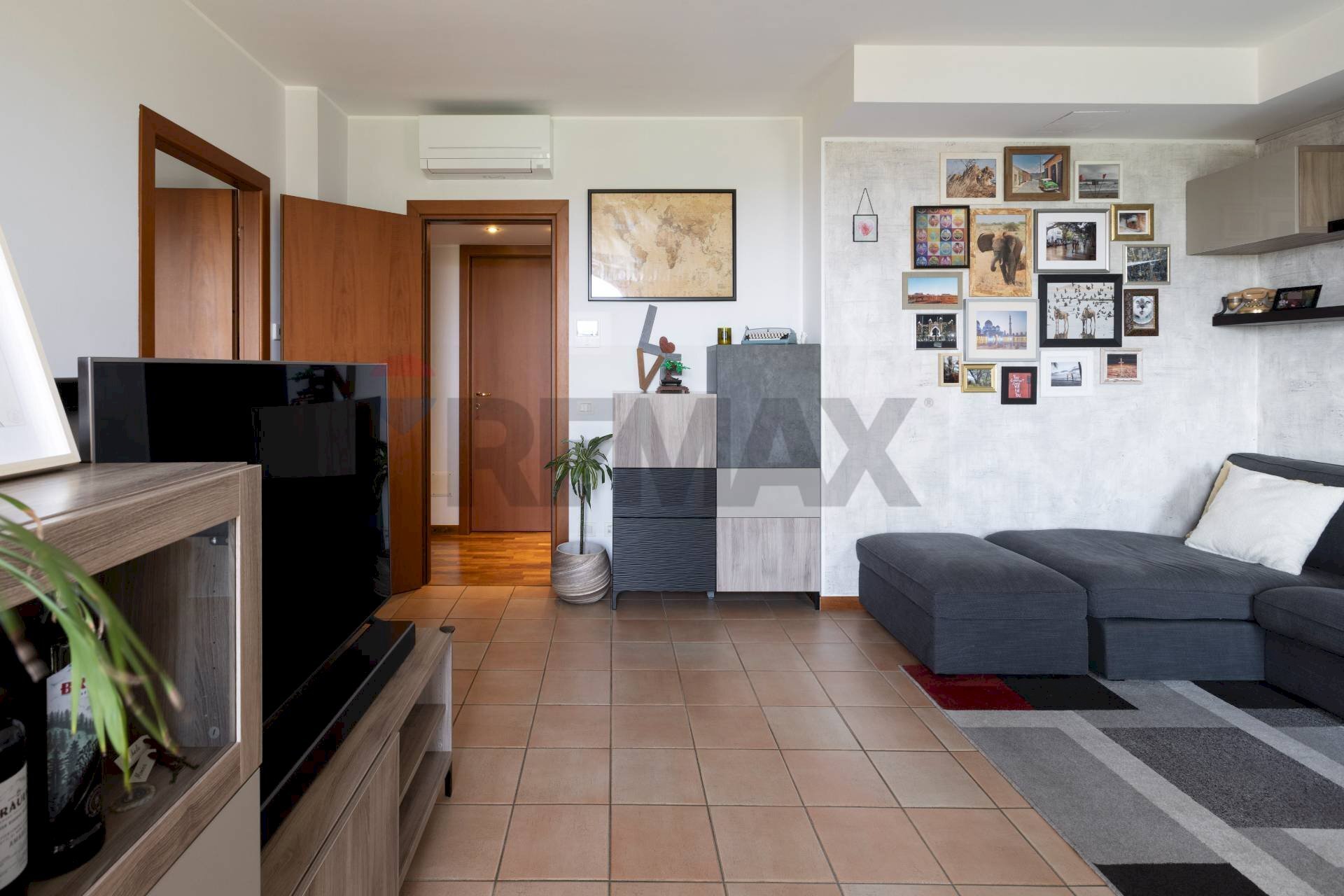 Soggiorno - Trilocale Via Enaudi
 
1, Besana in Brianza - foto 3