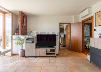 Soggiorno - Trilocale Via Enaudi
 
1, Besana in Brianza - foto 5