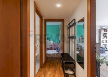 Hall / corridoio - Trilocale Via Enaudi
 
1, Besana in Brianza - foto 12