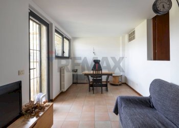 Sala da pranzo - Trilocale Via Enaudi
 
1, Besana in Brianza - foto 24