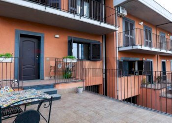 Casa all\'aperto - Villa a Schiera via Nino Martoglio
 
18, Valverde - foto 1