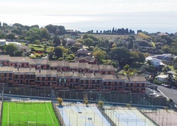 Edificio all\'aperto - Villa a Schiera via Nino Martoglio
 
18, Valverde - foto 4