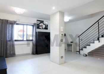 Scale - Villa a Schiera via Nino Martoglio
 
18, Valverde - foto 6