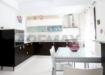 Cucina - Villa a Schiera via Nino Martoglio
 
18, Valverde - foto 9