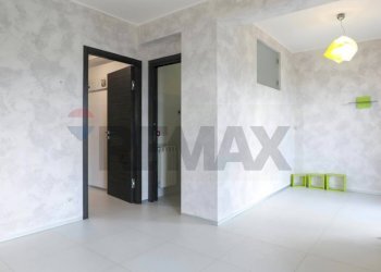 Stanza vuota - Villa a Schiera via Nino Martoglio
 
18, Valverde - foto 11