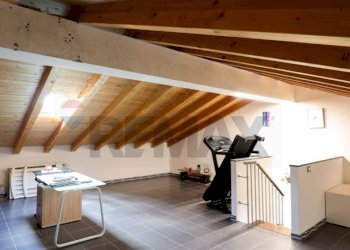 Palestra - Villa a Schiera via Nino Martoglio
 
18, Valverde - foto 16