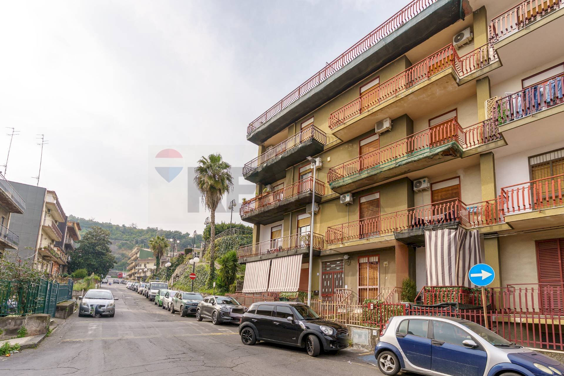 Edificio all\'aperto - Appartamento via Petralia
 
93, Aci Catena - foto 2