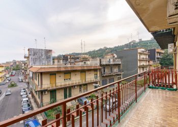Balcone - Appartamento via Petralia
 
93, Aci Catena - foto 3