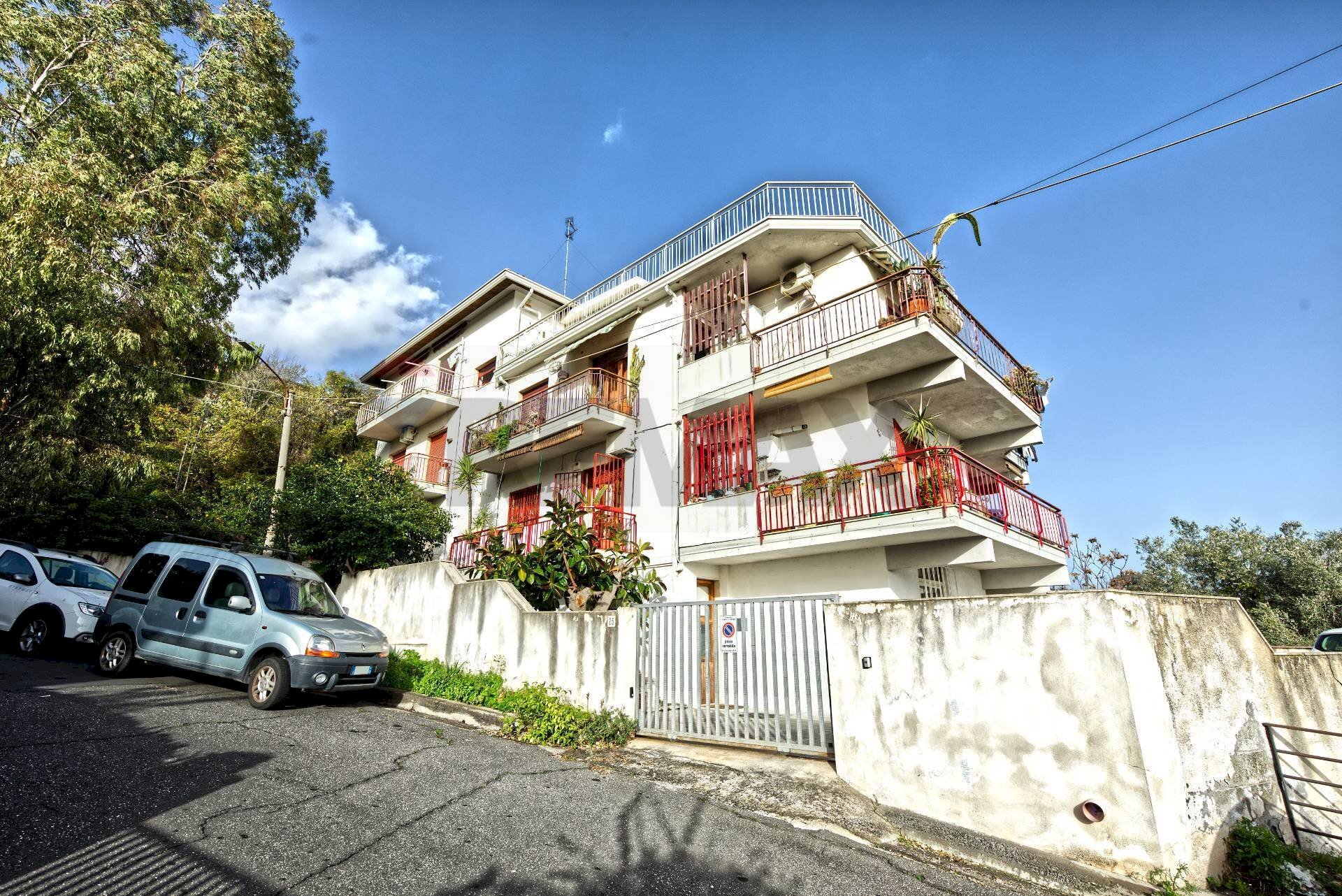 Edificio all\'aperto - Appartamento via barriera del bosco
 
13, Sant'Agata Li Battiati - foto 1