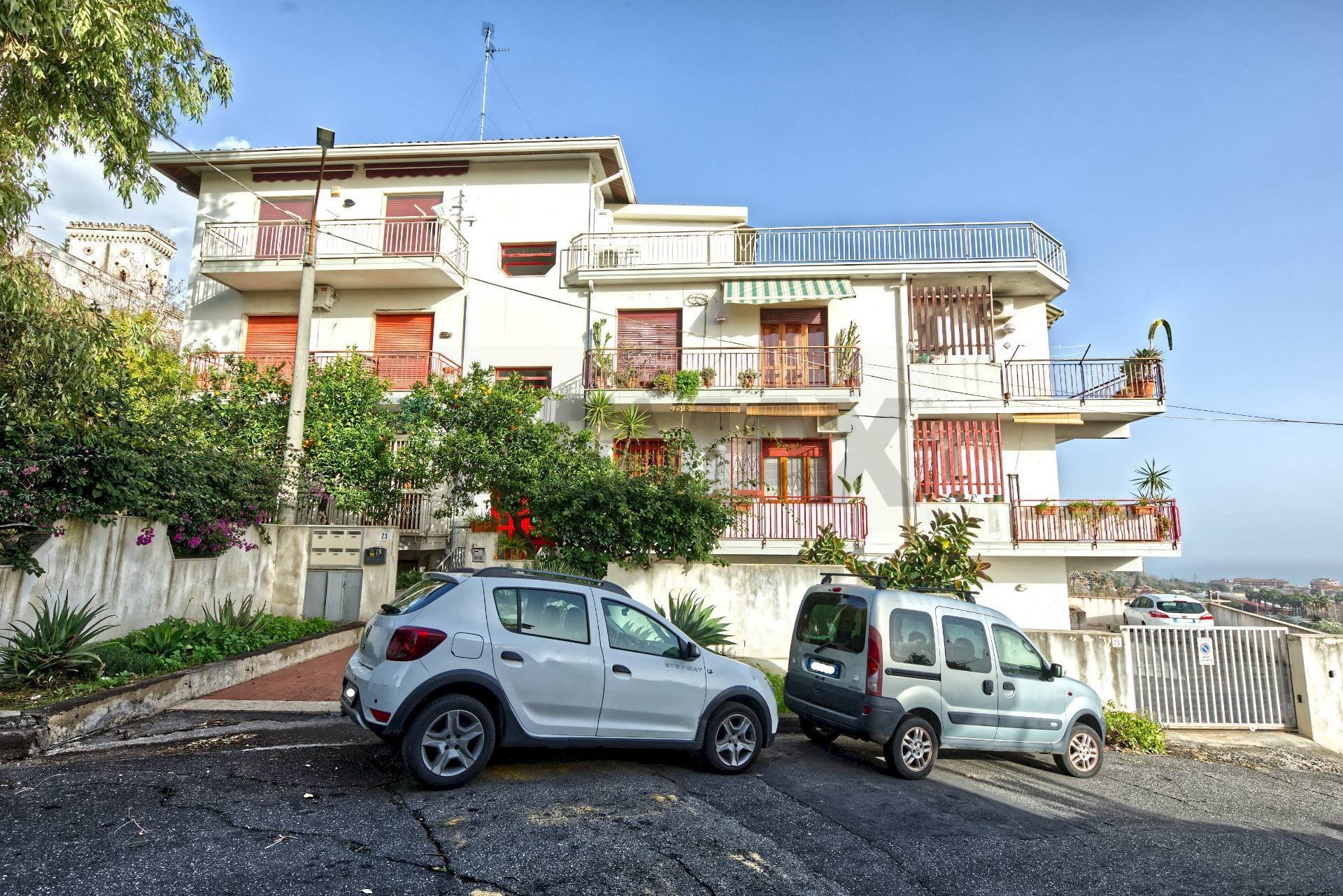 Edificio all\'aperto - Appartamento via barriera del bosco
 
13, Sant'Agata Li Battiati - planimetria 1