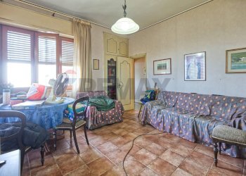 Sala da pranzo - Appartamento via barriera del bosco
 
13, Sant'Agata Li Battiati - foto 6