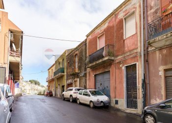 Edificio all\'aperto - Quadrilocale via tripoli
 
272, Aci Castello - foto 19