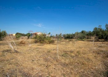 Vista delle montagne - Capannone via Rumania
 
4, Siracusa - foto 19