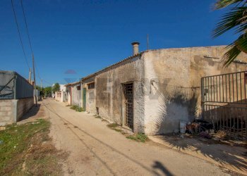 Casa all\'aperto - Capannone via Rumania
 
4, Siracusa - foto 22