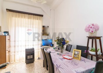 Sala da pranzo - Quadrilocale VIA TRIPOLI
 
272, Aci Castello - foto 8