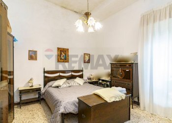 Camera / camera da letto - Quadrilocale VIA TRIPOLI
 
272, Aci Castello - foto 16