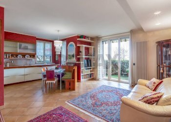 Sala da pranzo - Four-room apartment via lago del garda
 
17, Mulazzano - photo 1