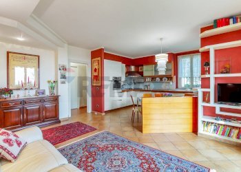 Soggiorno - Four-room apartment via lago del garda
 
17, Mulazzano - photo 2