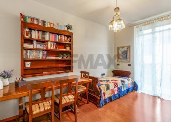 Camera / camera da letto - Four-room apartment via lago del garda
 
17, Mulazzano - photo 16