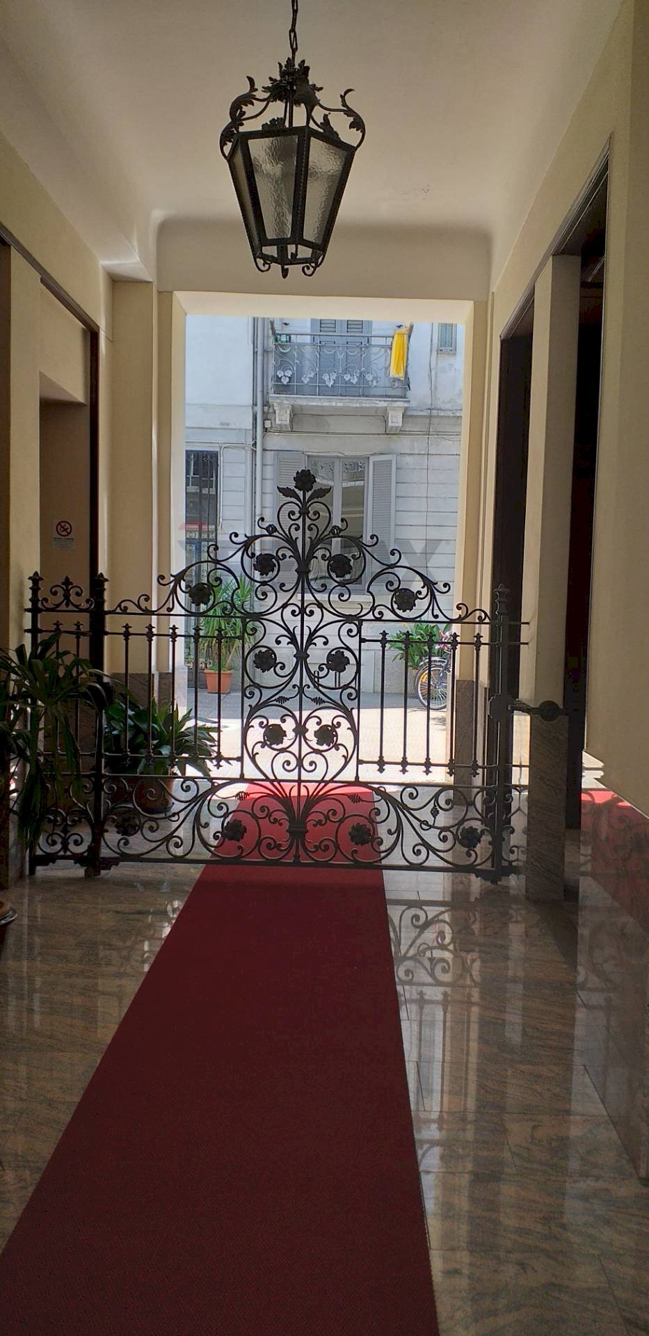 Ricezione / Lobby - One-room apartment Via Alessandro Tadino
 
34, Milano - photo 1