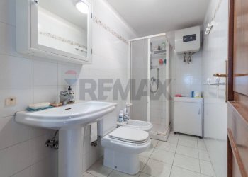 Bagno - Monolocale Via Vasco Venturelli
25, Carrara - foto 13