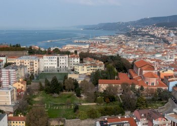 Edificio all\'aperto - Trilocale Via San Sergio
 
5, Trieste - foto 24