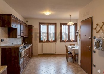 Cucina - Trilocale Via Lorenzetti
 
8, Angolo Terme - foto 1