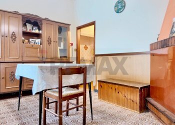 Sala da pranzo - Semi-detached house Frazione Castiglioni
 
77, Arcevia - photo 12