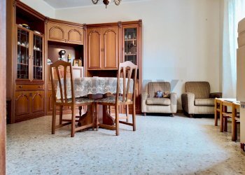 Sala da pranzo - Semi-detached house Frazione Castiglioni
 
77, Arcevia - photo 20